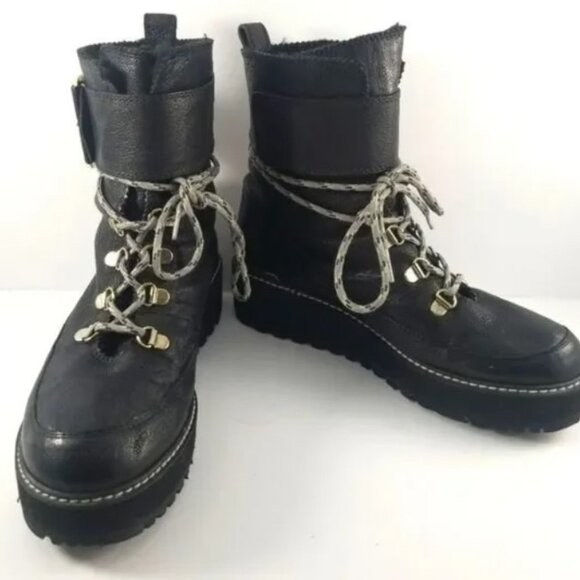 US 12❤️Stuart Weitzman LEATHER FUR SHEARLNG RIDING BIKER COMBAT Ankle BOOTS WARM - Picture 2 of 8